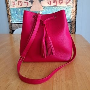 Tory Burch THEA Leather Drawstring Bucket Bag/Crossbody In Brilliant Red NWOT